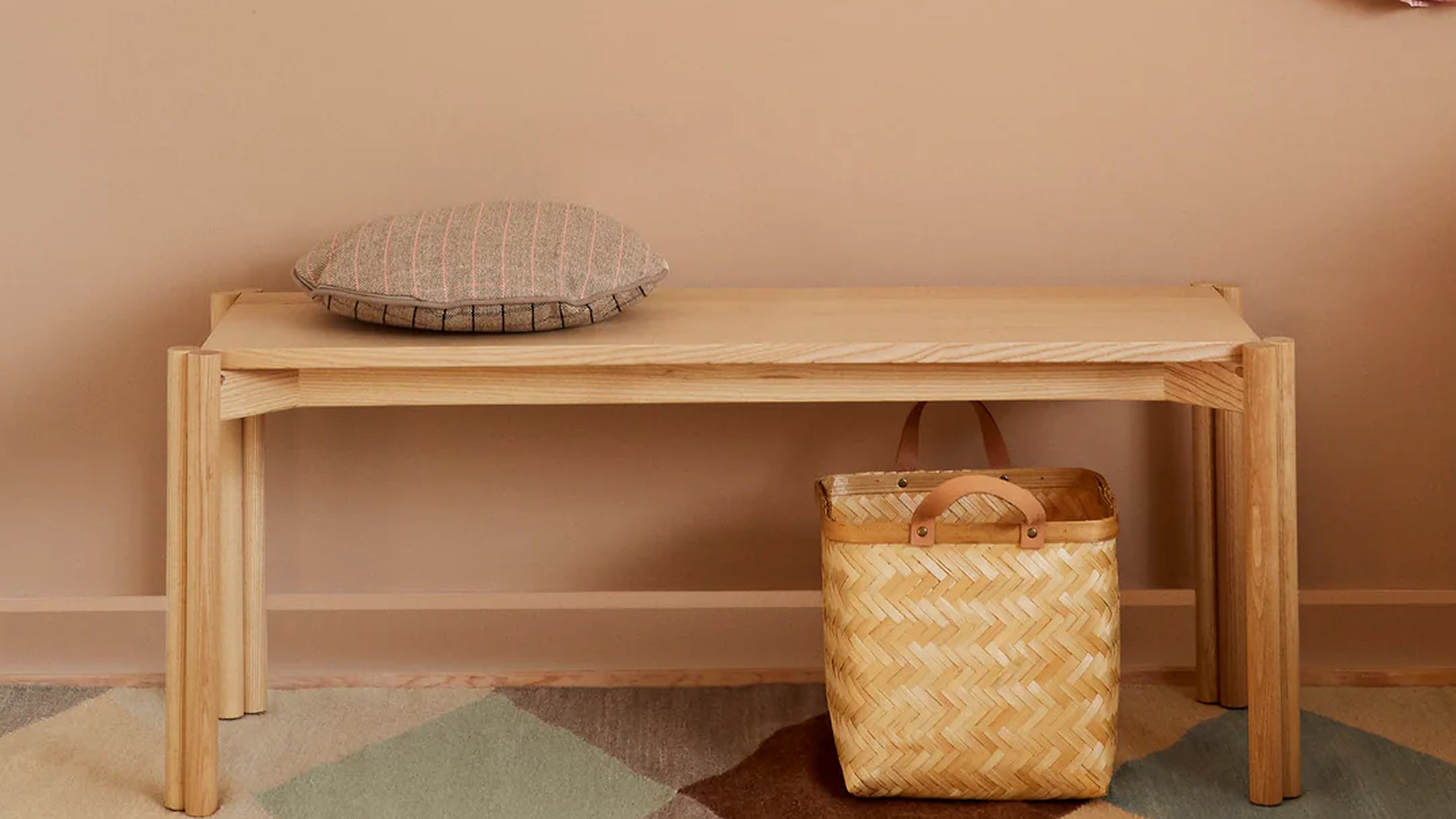 Wooden Benches: A Smart Addition to Any Entryway